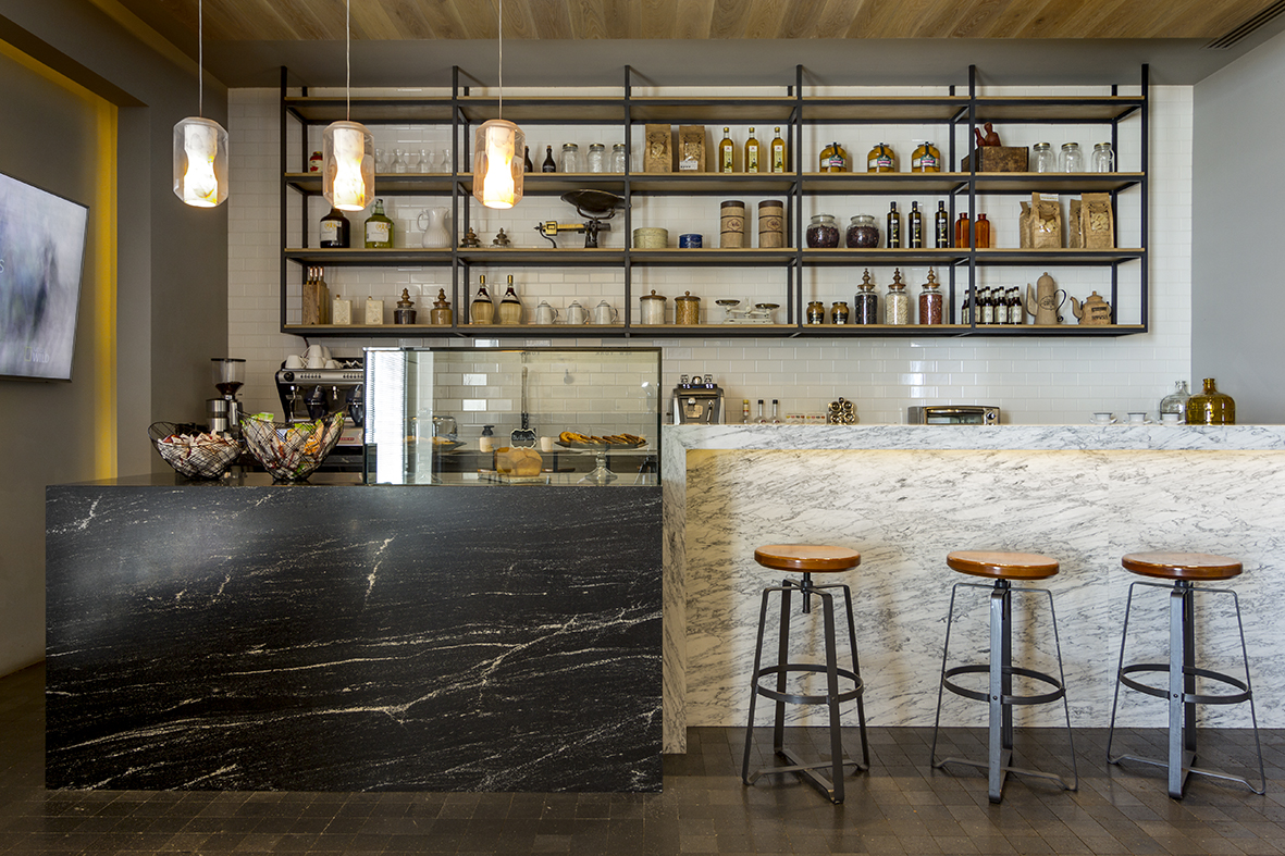 Cafetería y bar del FBO de SAE
